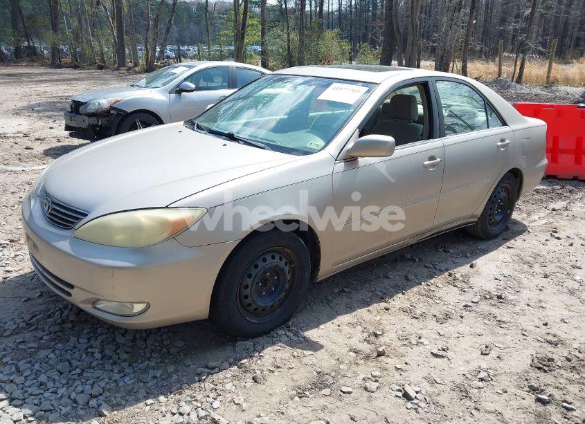 Photo 2 of 2004 Toyota Camry XLE (VIN 4T1BE30K74U291409)