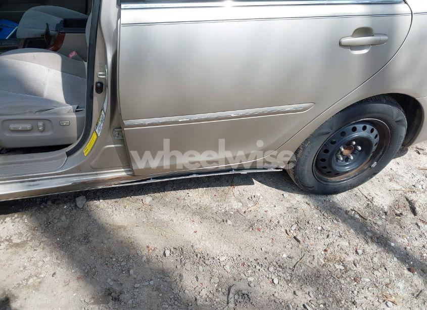 Photo 6 of 2004 Toyota Camry XLE (VIN 4T1BE30K74U291409)