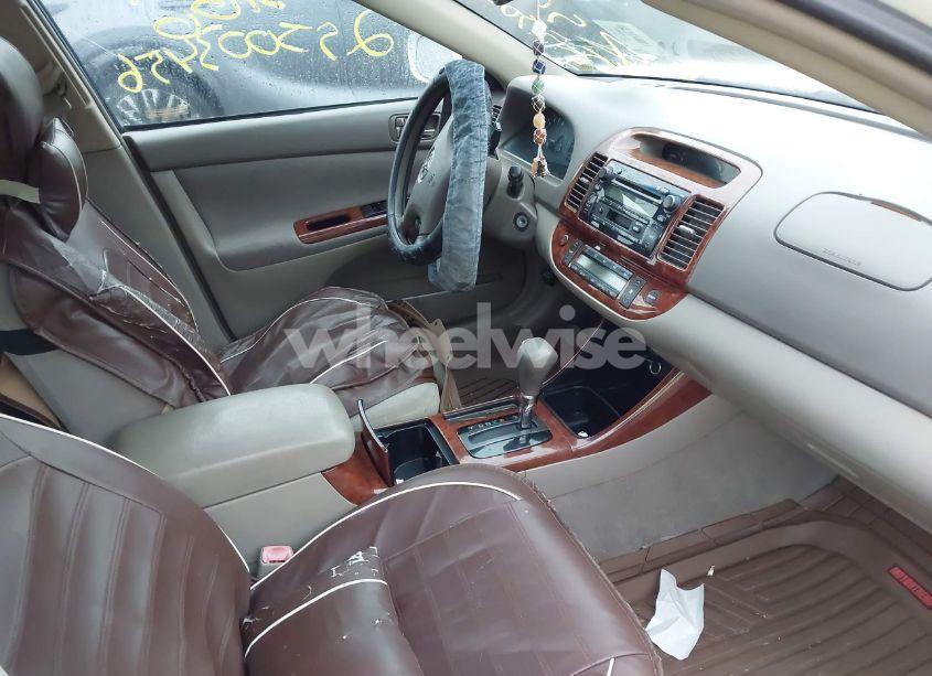 Photo 5 of 2004 Toyota Camry XLE (VIN 4T1BE30K74U302764)