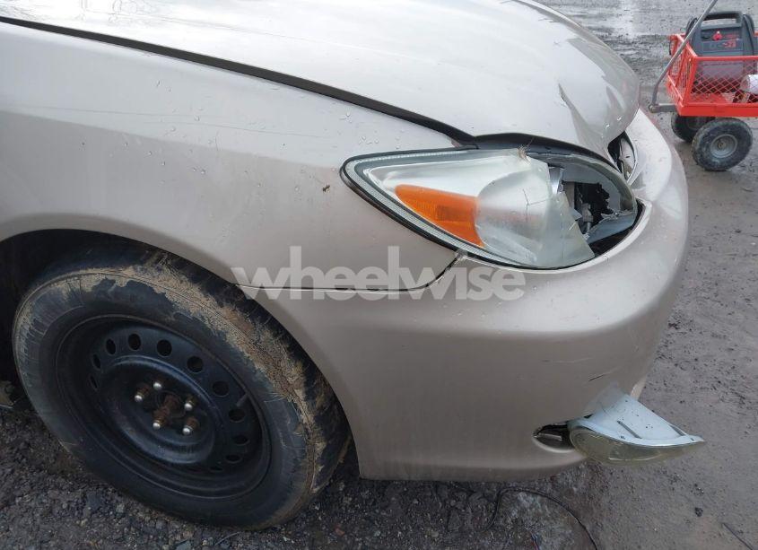 Photo 15 of 2004 Toyota Camry XLE (VIN 4T1BE30K74U340642)