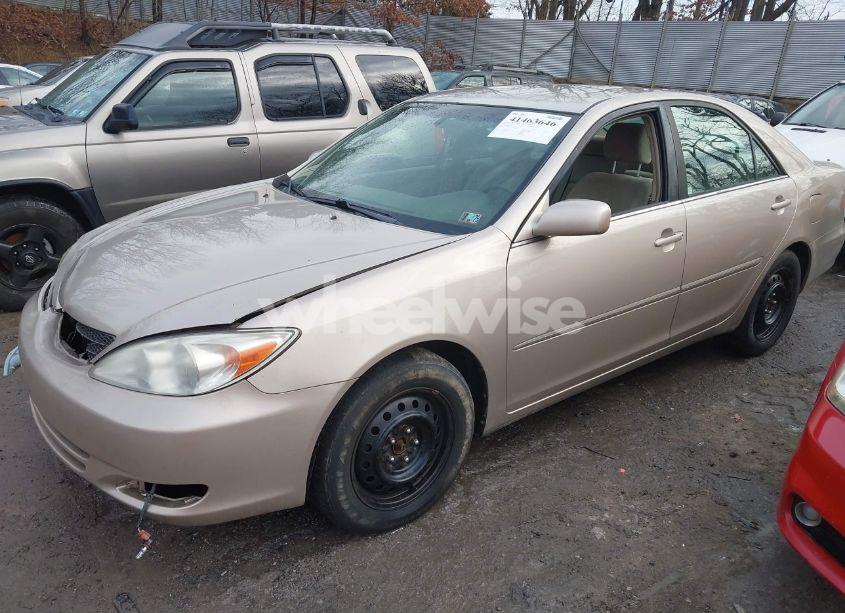 Photo 2 of 2004 Toyota Camry XLE (VIN 4T1BE30K74U340642)