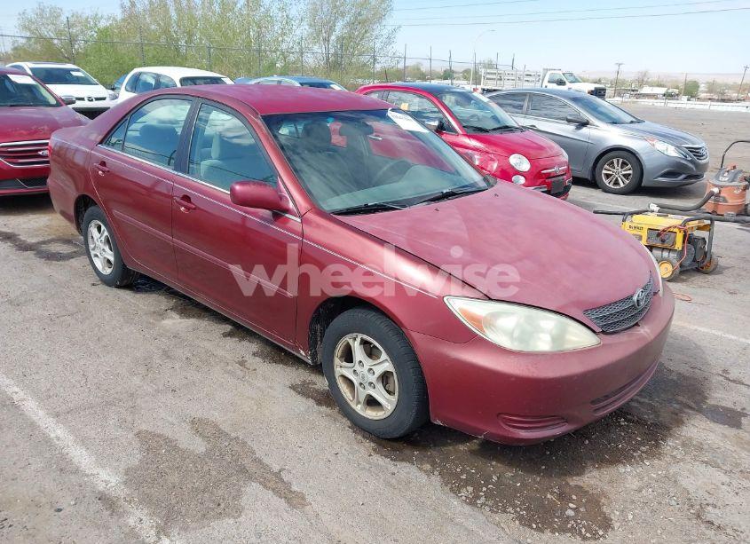 2004 Toyota Camry LE (VIN 4T1BE30K74U364617) main photo