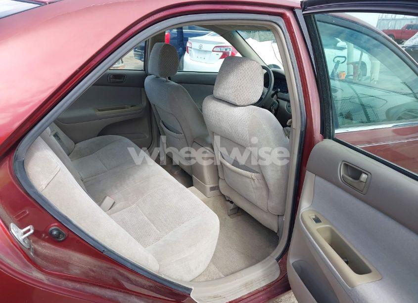 Photo 8 of 2004 Toyota Camry LE (VIN 4T1BE30K74U364617)