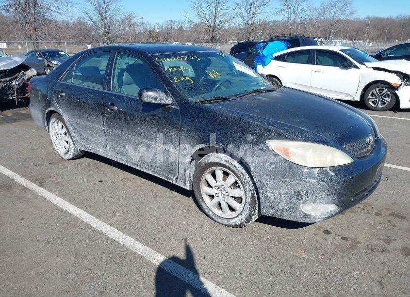 2004 Toyota Camry XLE (VIN 4T1BE30K74U375388) main photo