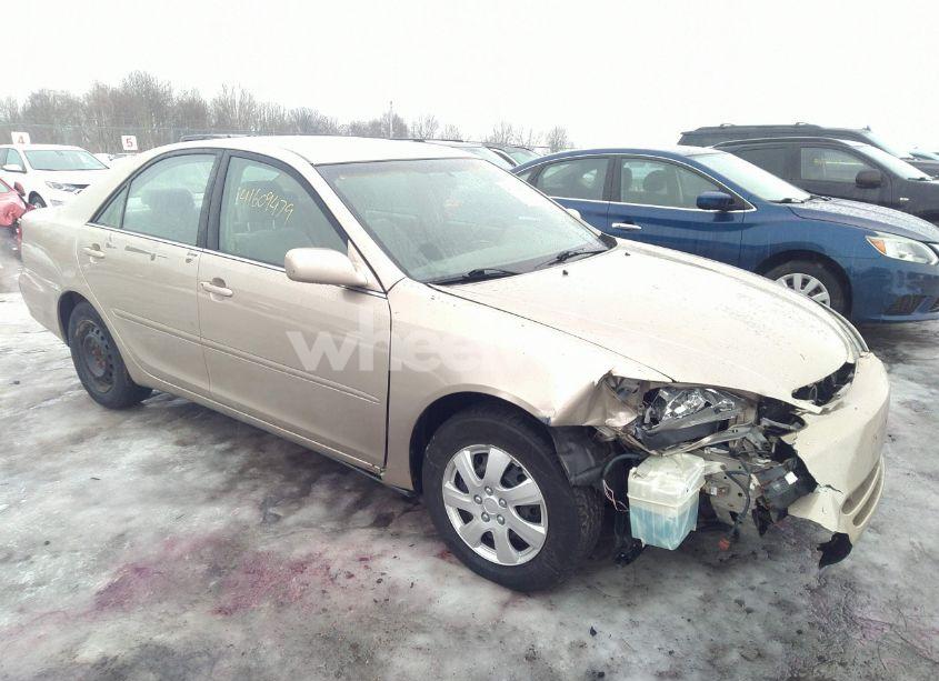2004 Toyota Camry LE (VIN 4T1BE30K74U790548) main photo