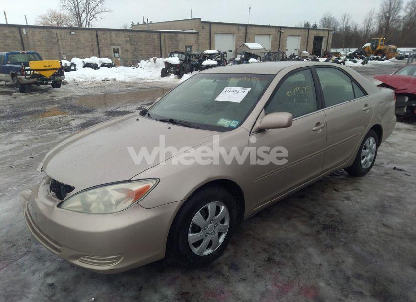 Photo 2 of 2004 Toyota Camry LE (VIN 4T1BE30K74U790548)