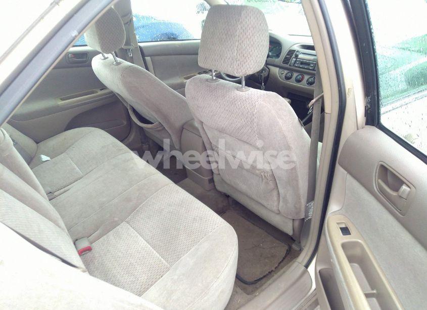 Photo 8 of 2004 Toyota Camry LE (VIN 4T1BE30K74U790548)