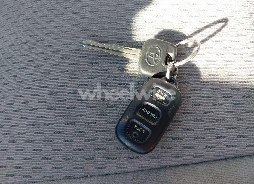 Photo 11 of 2004 Toyota Camry LE (VIN 4T1BE30K74U843779)