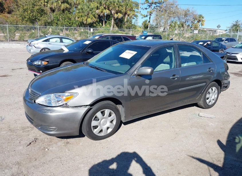 Photo 2 of 2004 Toyota Camry LE (VIN 4T1BE30K74U843779)
