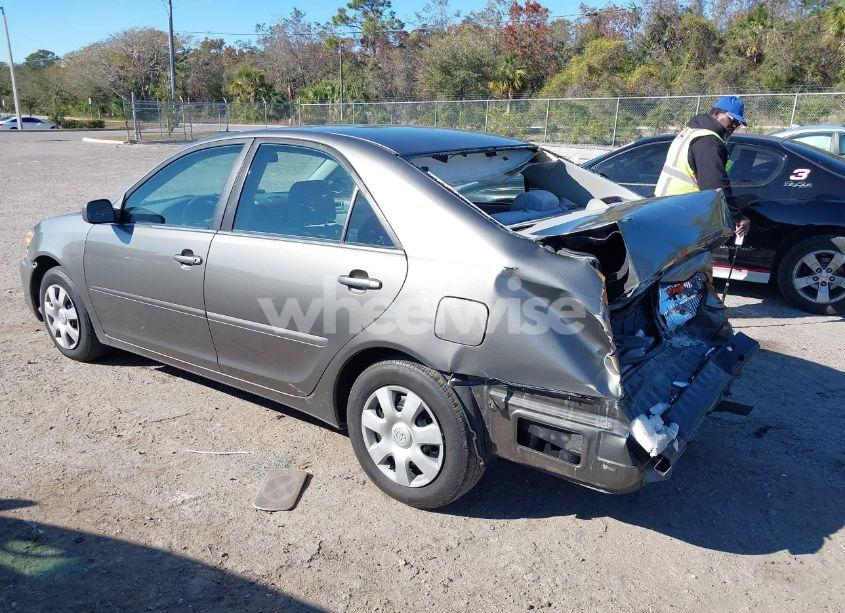 Photo 3 of 2004 Toyota Camry LE (VIN 4T1BE30K74U843779)
