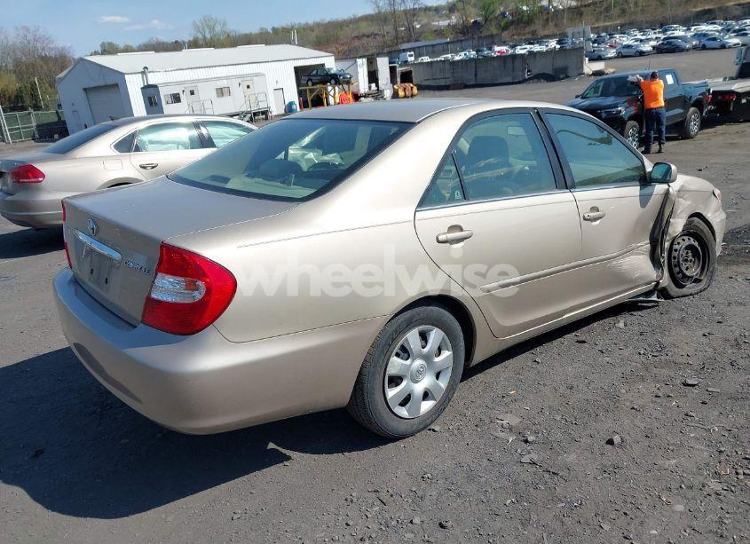Photo 4 of 2004 Toyota Camry LE (VIN 4T1BE30K74U870531)