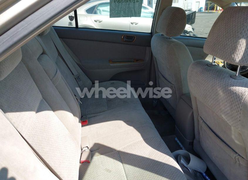 Photo 8 of 2004 Toyota Camry LE (VIN 4T1BE30K74U870531)