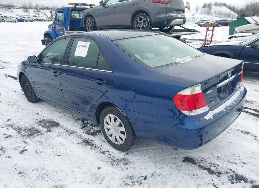 Photo 3 of 2005 Toyota Camry LE (VIN 4T1BE30K75U018522)