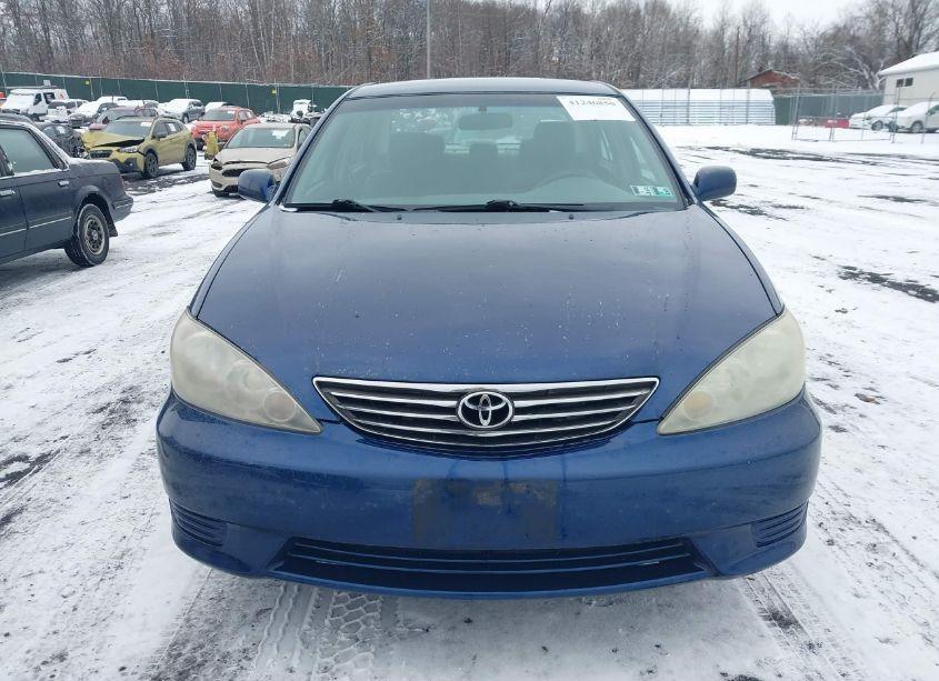 Photo 6 of 2005 Toyota Camry LE (VIN 4T1BE30K75U018522)