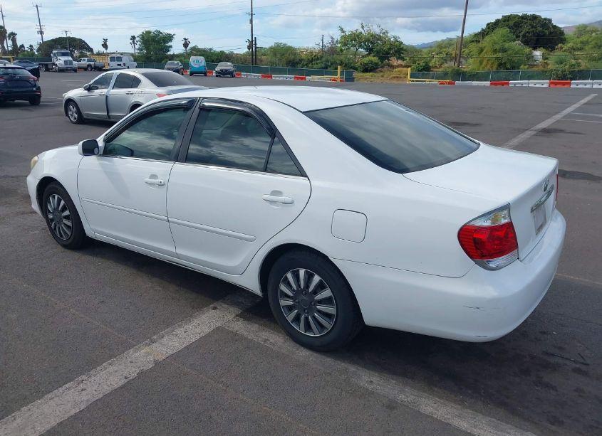 Photo 3 of 2005 Toyota Camry LE (VIN 4T1BE30K75U023865)