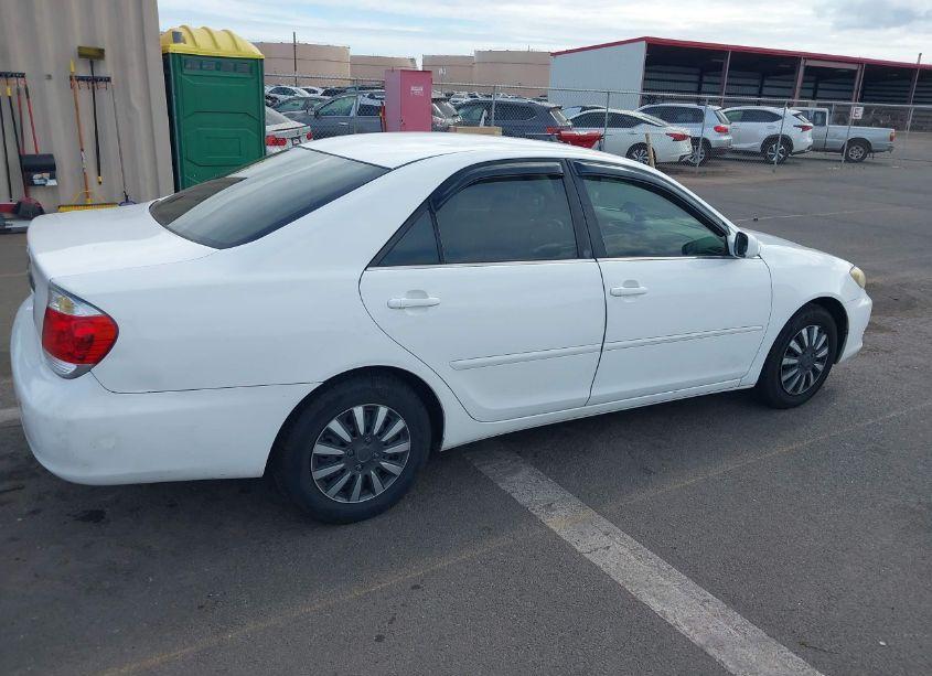 Photo 4 of 2005 Toyota Camry LE (VIN 4T1BE30K75U023865)