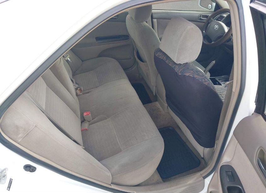 Photo 8 of 2005 Toyota Camry LE (VIN 4T1BE30K75U023865)