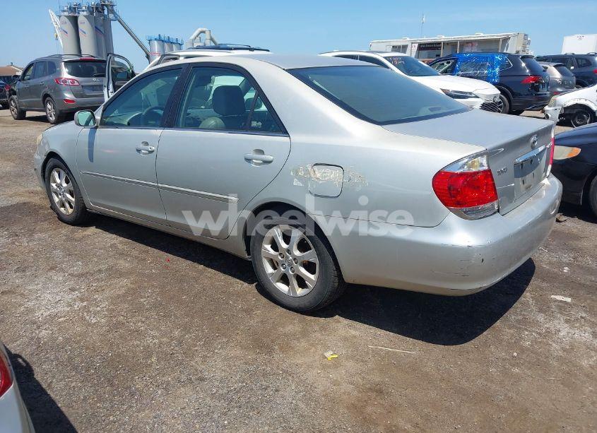 Photo 3 of 2005 Toyota Camry XLE (VIN 4T1BE30K75U059636)