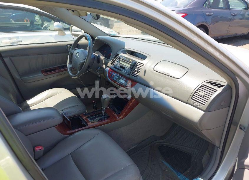 Photo 5 of 2005 Toyota Camry XLE (VIN 4T1BE30K75U059636)