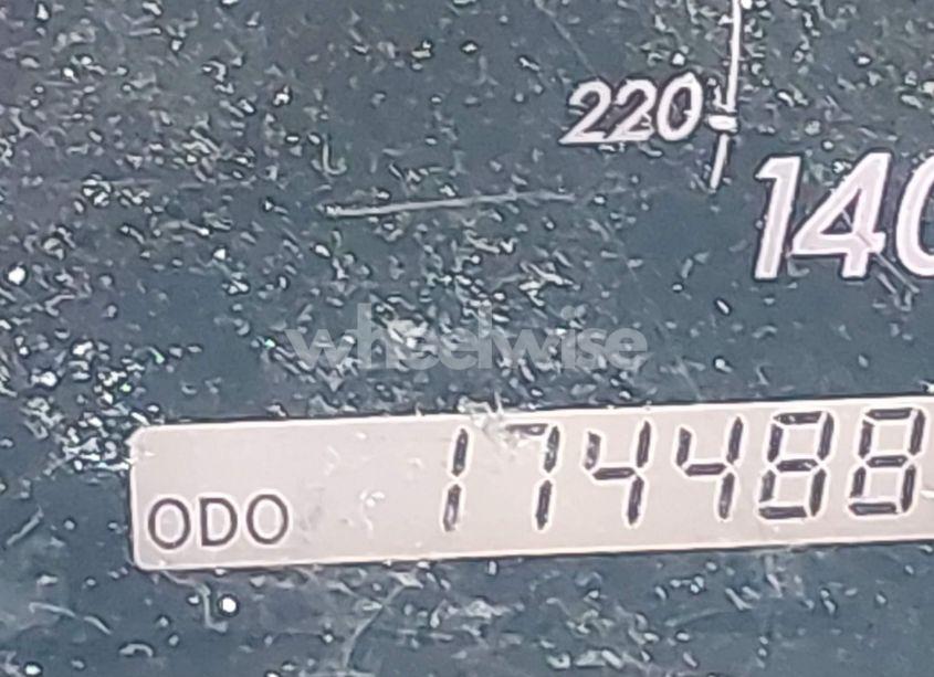 Photo 12 of 2005 Toyota Camry LE (VIN 4T1BE30K75U087985)