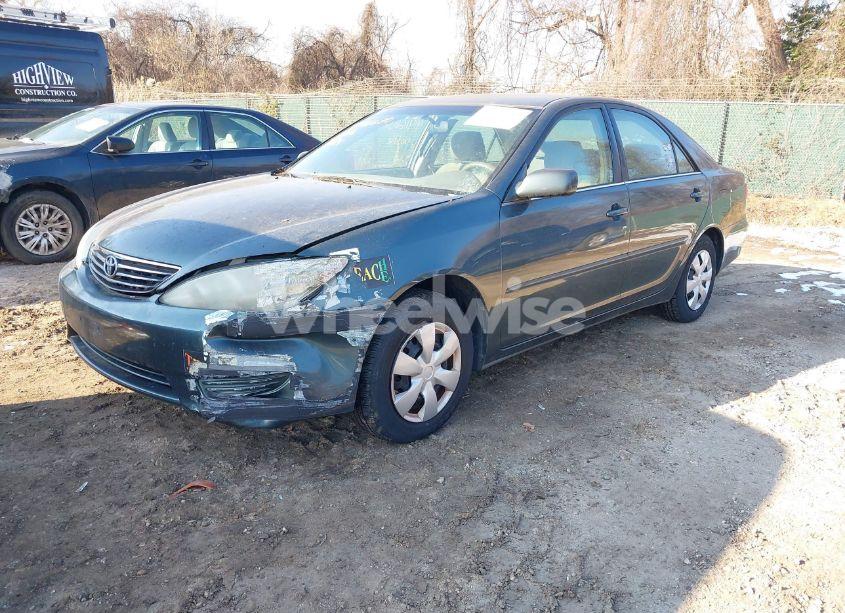 Photo 2 of 2005 Toyota Camry LE (VIN 4T1BE30K75U087985)