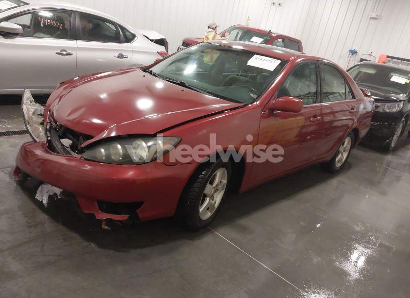 Photo 2 of 2005 Toyota Camry SE (VIN 4T1BE30K75U090921)