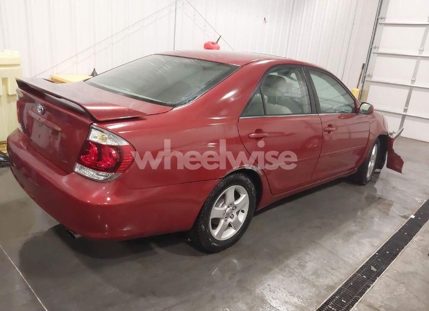 Photo 4 of 2005 Toyota Camry SE (VIN 4T1BE30K75U090921)
