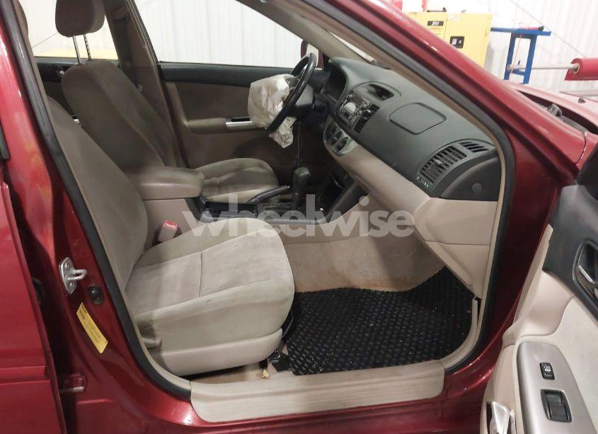 Photo 5 of 2005 Toyota Camry SE (VIN 4T1BE30K75U090921)