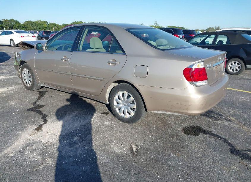 Photo 3 of 2005 Toyota Camry LE (VIN 4T1BE30K75U420282)