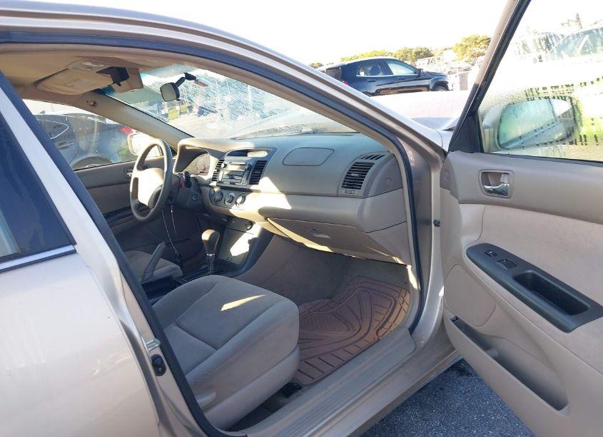 Photo 5 of 2005 Toyota Camry LE (VIN 4T1BE30K75U420282)