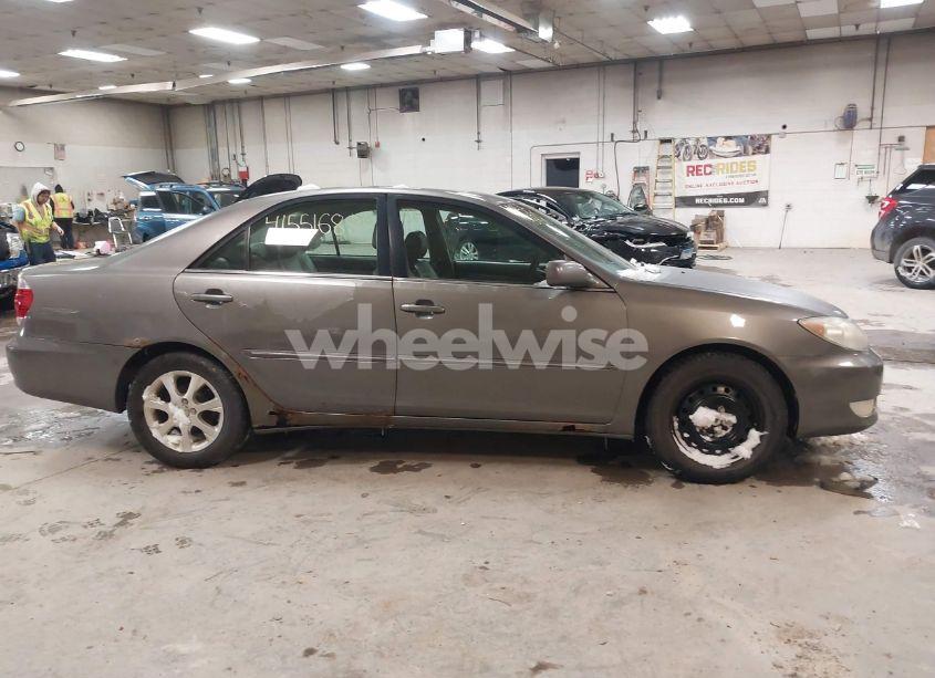Photo 14 of 2005 Toyota Camry XLE (VIN 4T1BE30K75U507311)