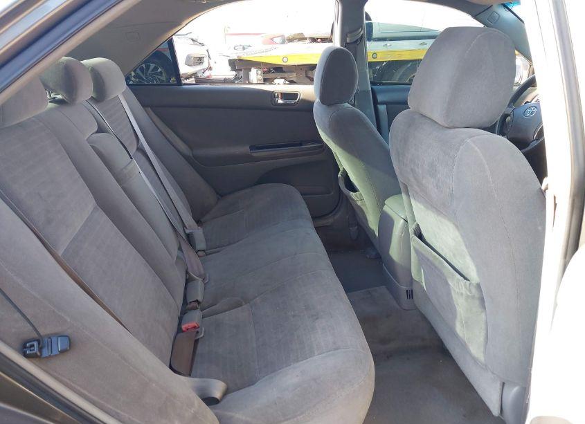 Photo 8 of 2005 Toyota Camry LE (VIN 4T1BE30K75U526425)