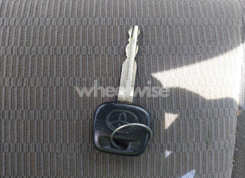 Photo 11 of 2005 Toyota Camry LE (VIN 4T1BE30K75U589377)