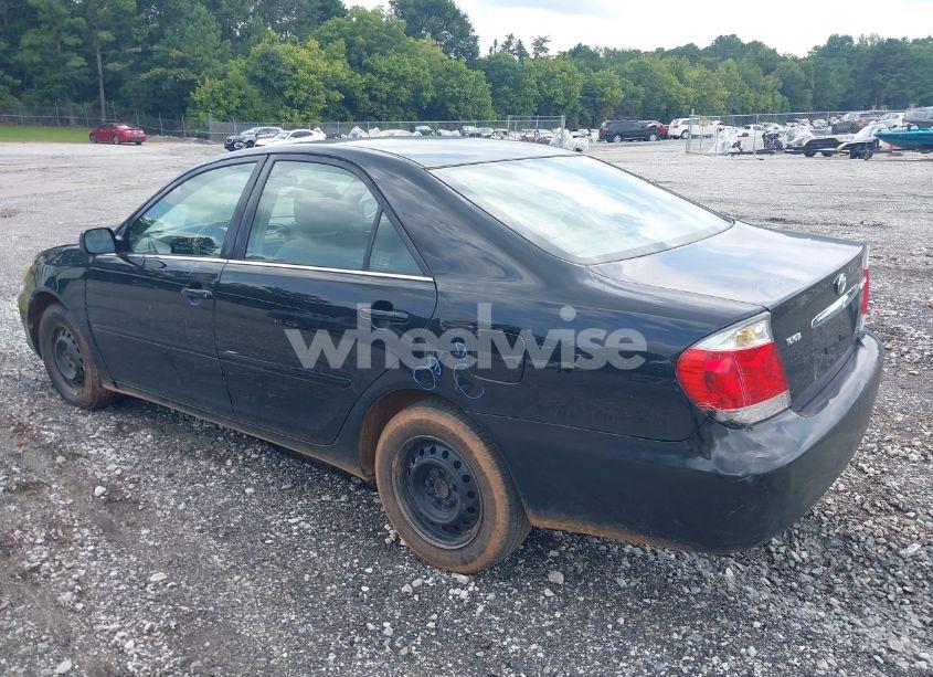 Photo 3 of 2005 Toyota Camry LE (VIN 4T1BE30K75U589377)