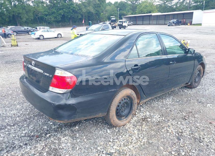 Photo 4 of 2005 Toyota Camry LE (VIN 4T1BE30K75U589377)