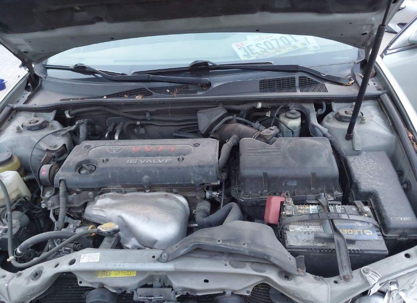 Photo 10 of 2005 Toyota Camry LE (VIN 4T1BE30K75U618781)