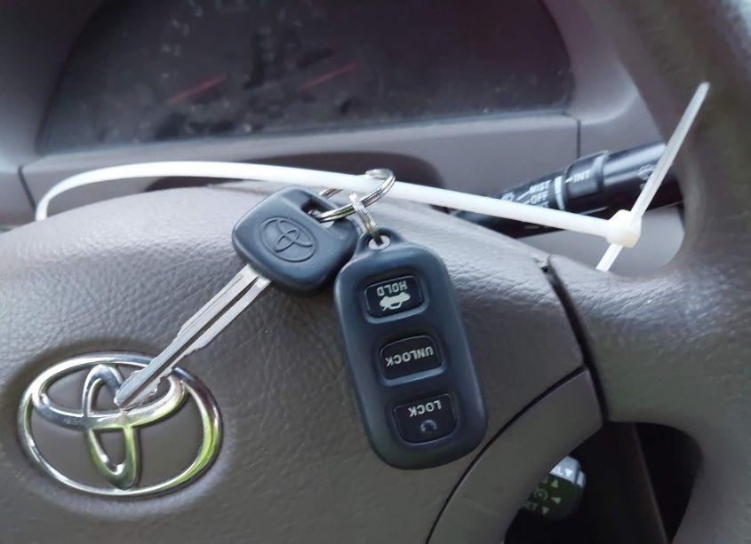 Photo 11 of 2005 Toyota Camry LE (VIN 4T1BE30K75U618781)