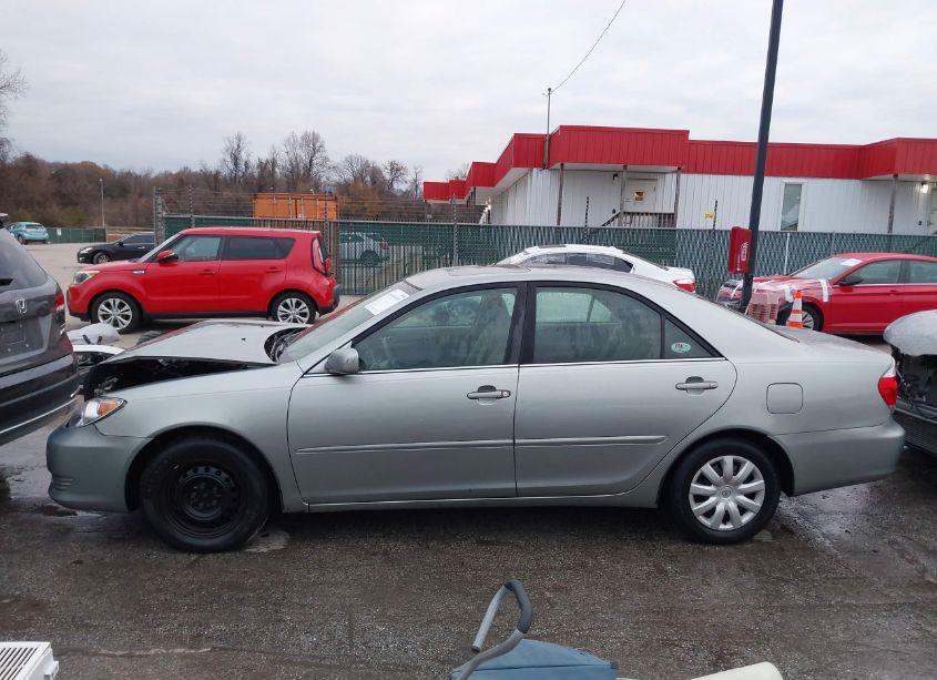 Photo 14 of 2005 Toyota Camry LE (VIN 4T1BE30K75U618781)