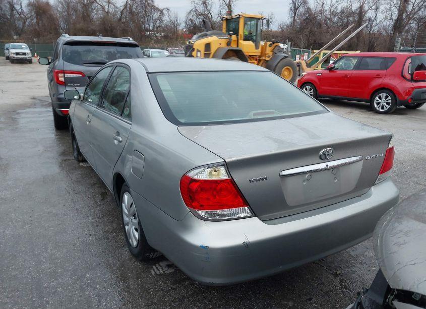 Photo 16 of 2005 Toyota Camry LE (VIN 4T1BE30K75U618781)