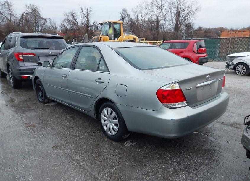 Photo 3 of 2005 Toyota Camry LE (VIN 4T1BE30K75U618781)