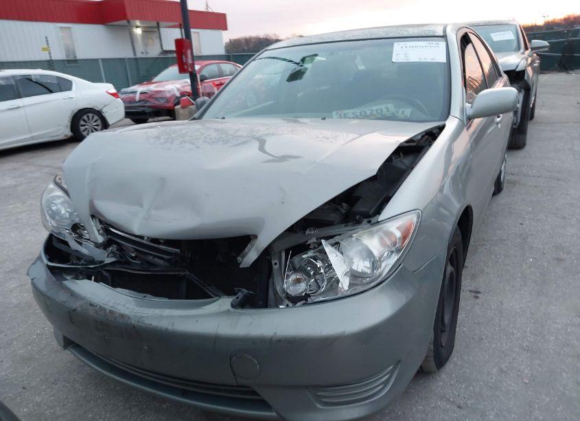 Photo 6 of 2005 Toyota Camry LE (VIN 4T1BE30K75U618781)