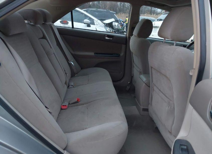 Photo 8 of 2005 Toyota Camry LE (VIN 4T1BE30K75U618781)