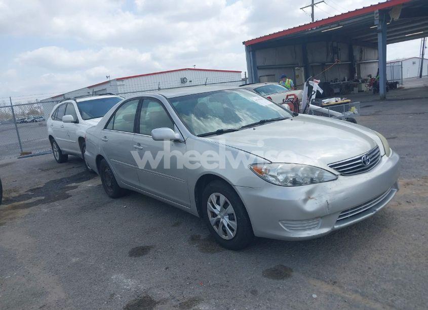 2006 Toyota Camry LE (VIN 4T1BE30K76U672695) main photo