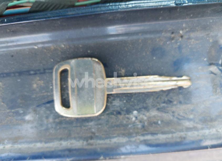 Photo 11 of 2002 Toyota Camry LE (VIN 4T1BE30K82U553189)