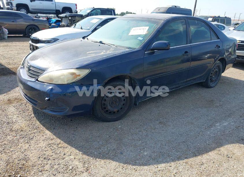 Photo 2 of 2002 Toyota Camry LE (VIN 4T1BE30K82U553189)