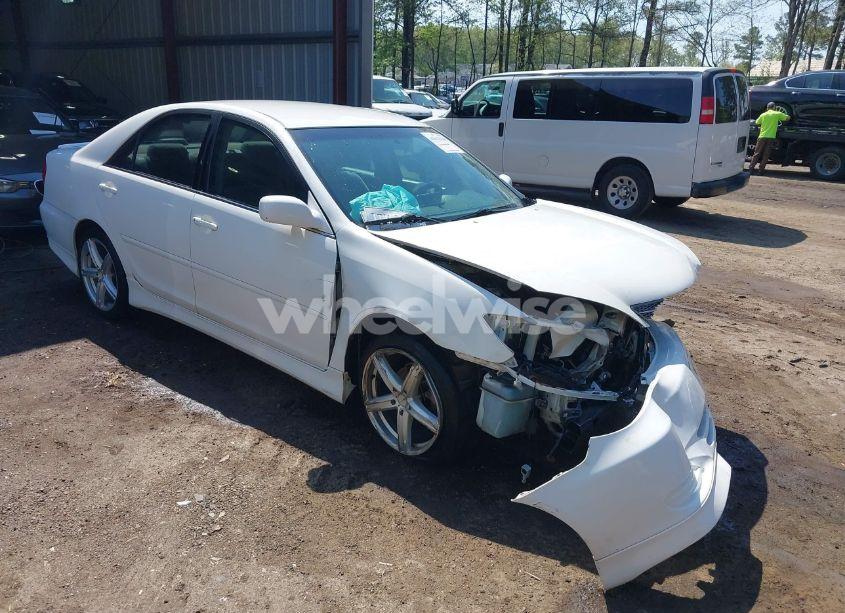 2003 Toyota Camry LE (VIN 4T1BE30K83U234540) main photo