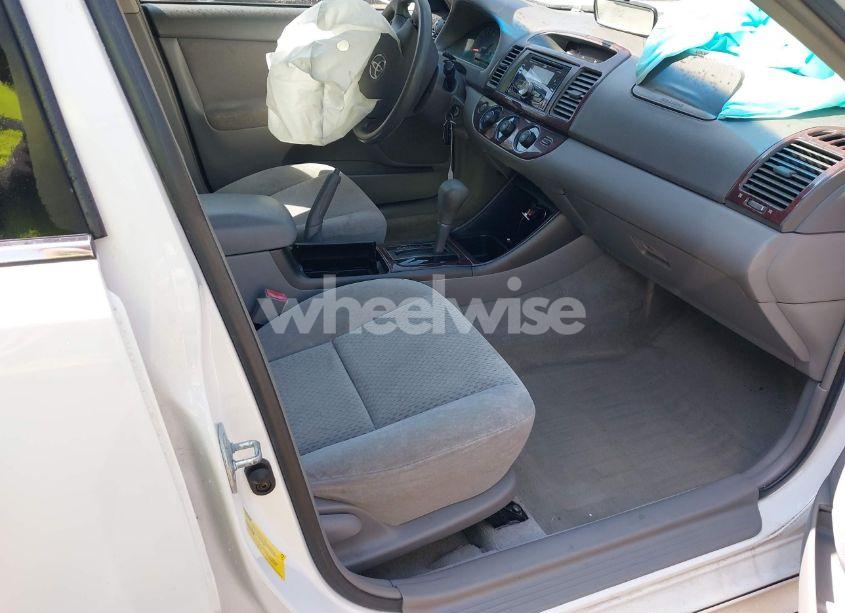 Photo 5 of 2003 Toyota Camry LE (VIN 4T1BE30K83U234540)