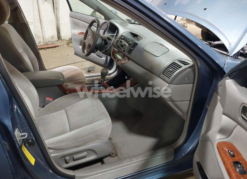 Photo 5 of 2003 Toyota Camry XLE (VIN 4T1BE30K83U752132)