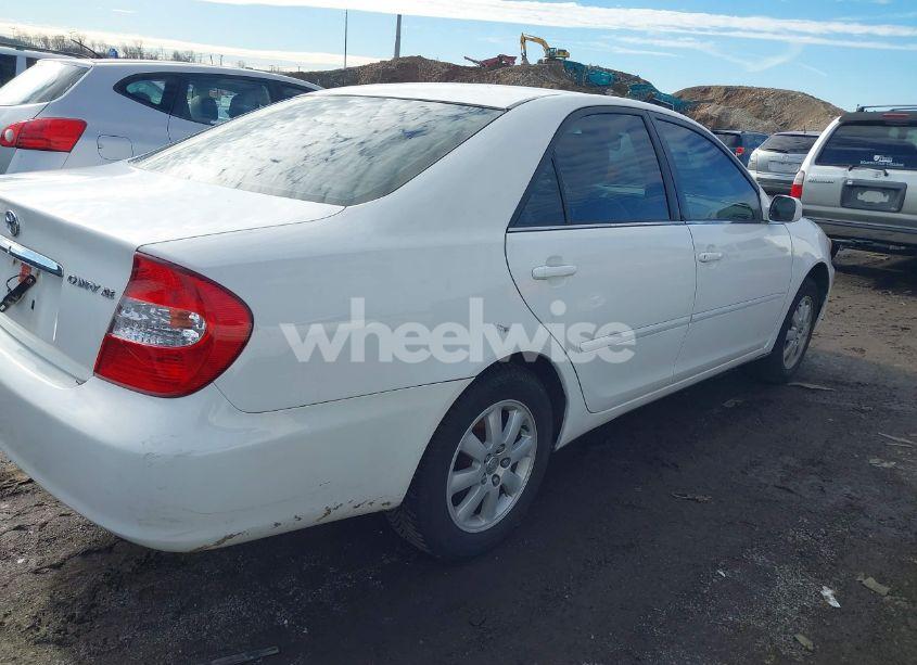 Photo 4 of 2004 Toyota Camry XLE (VIN 4T1BE30K84U269922)
