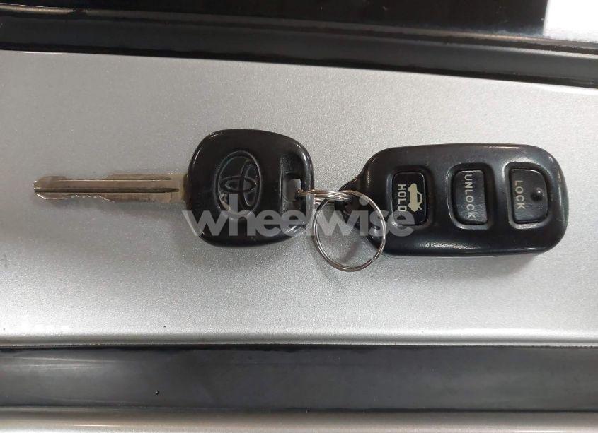 Photo 11 of 2004 Toyota Camry XLE (VIN 4T1BE30K84U290978)